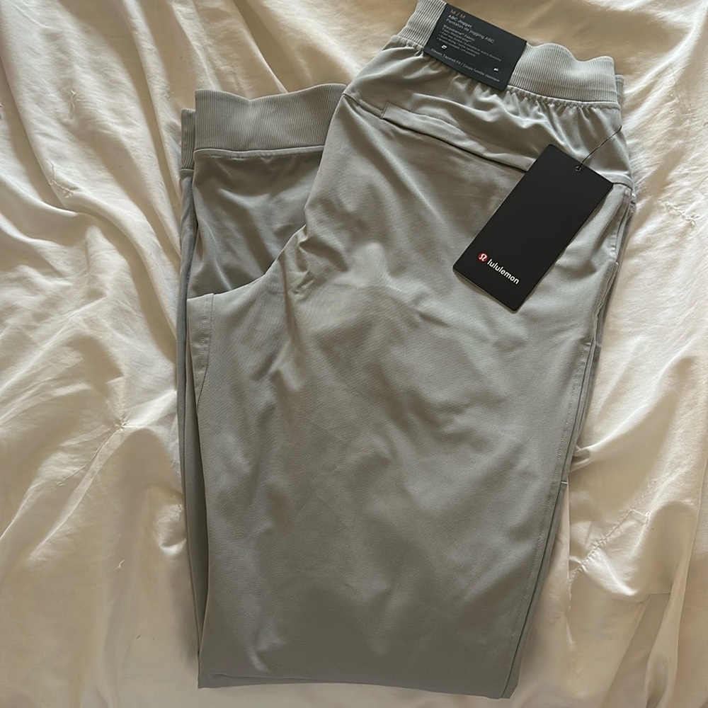 ABC Men’s Lululemon Joggers- BNWT